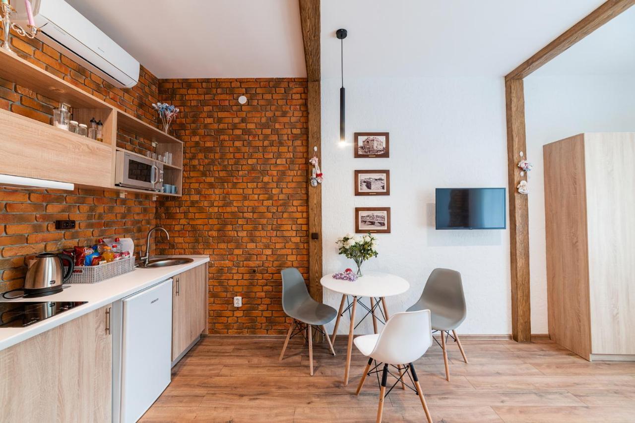 Затишні Смарт-Квартири В Історичному Центрі! Apartman Ungvár Kültér fotó
