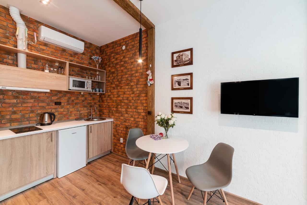 Затишні Смарт-Квартири В Історичному Центрі! Apartman Ungvár Kültér fotó